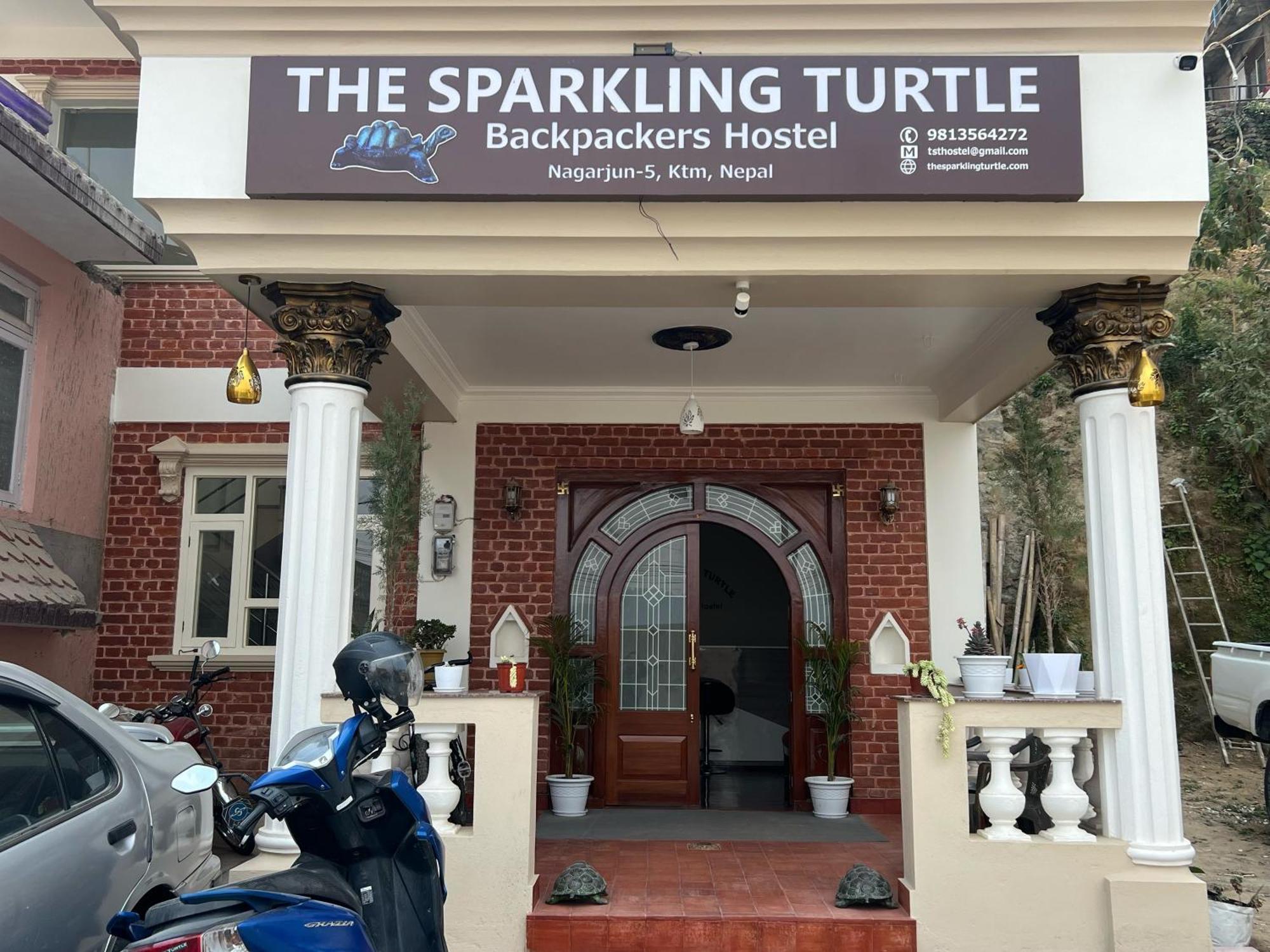 The Sparkling Turtle Backpackers Hostel Katmandu Dış mekan fotoğraf